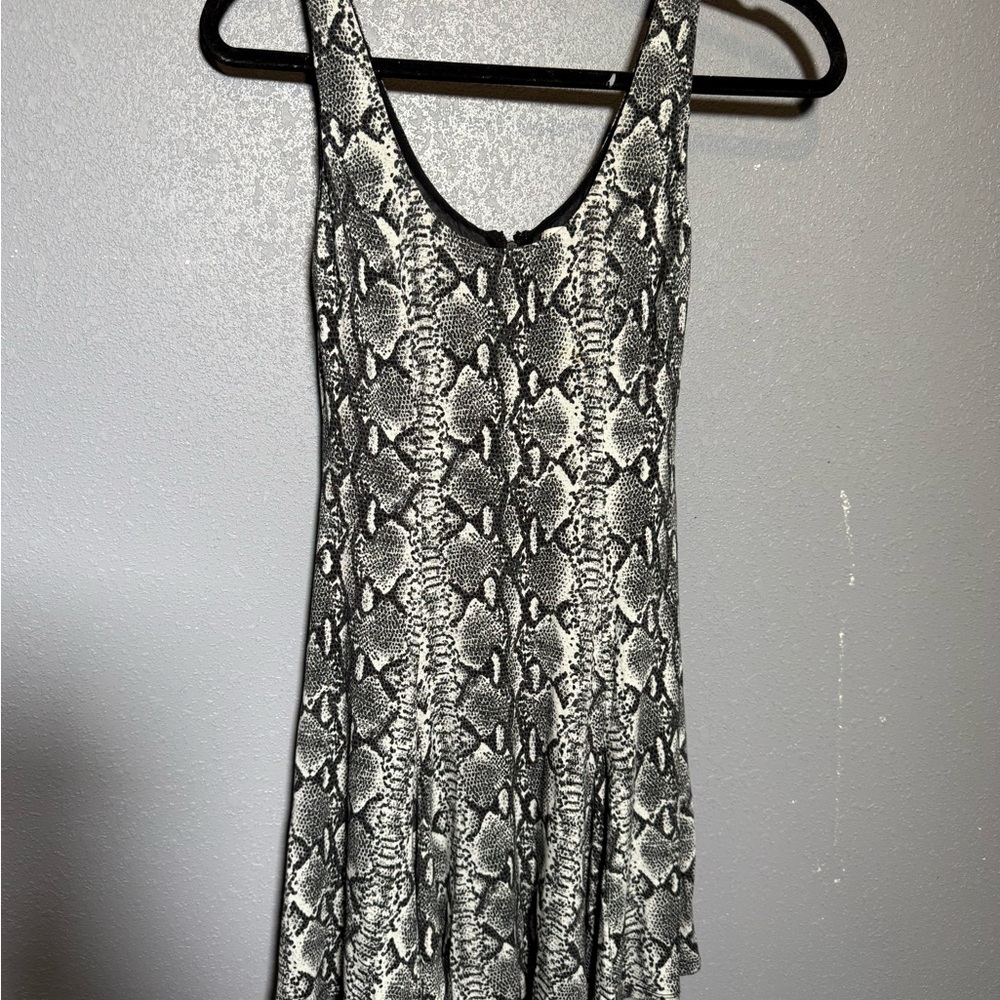 Alice +‎ Olivia Black and White Snake Print Mini Dress- 0